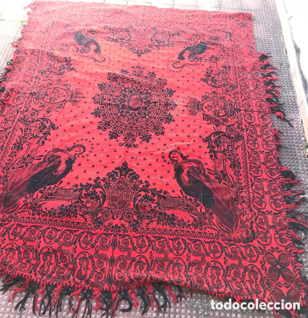 Antig&uuml;edades: Colcha antigua de algod&oacute;n con motivos religiosos - Foto 9