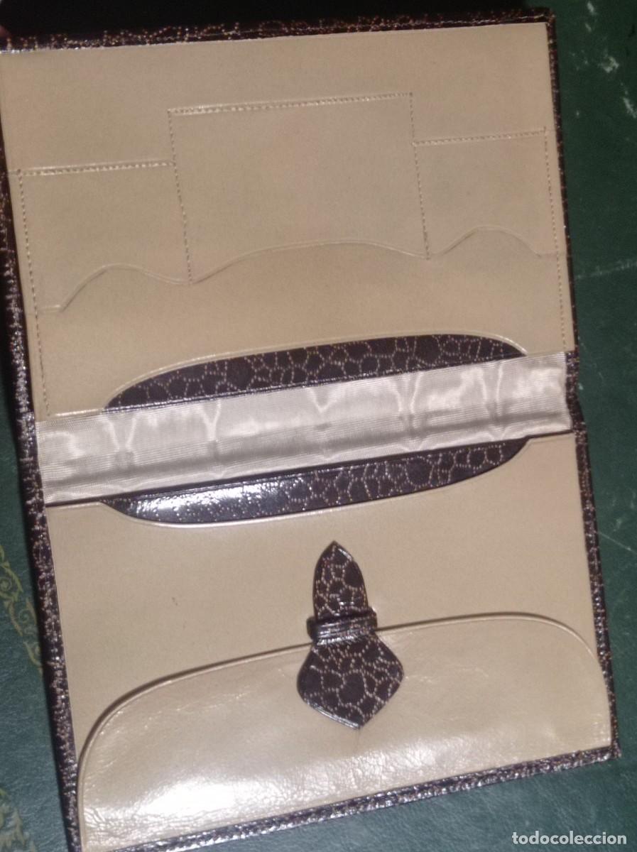 Antig&uuml;edades: Antigua y elegante cartera - Foto 2