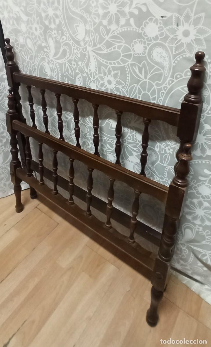 Antig&uuml;edades: Cabecero y piecero madera castellano - Foto 2