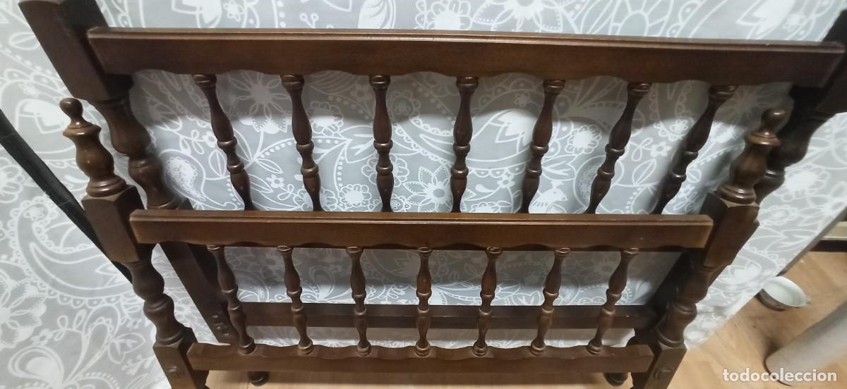 Antig&uuml;edades: Cabecero y piecero madera castellano - Foto 4
