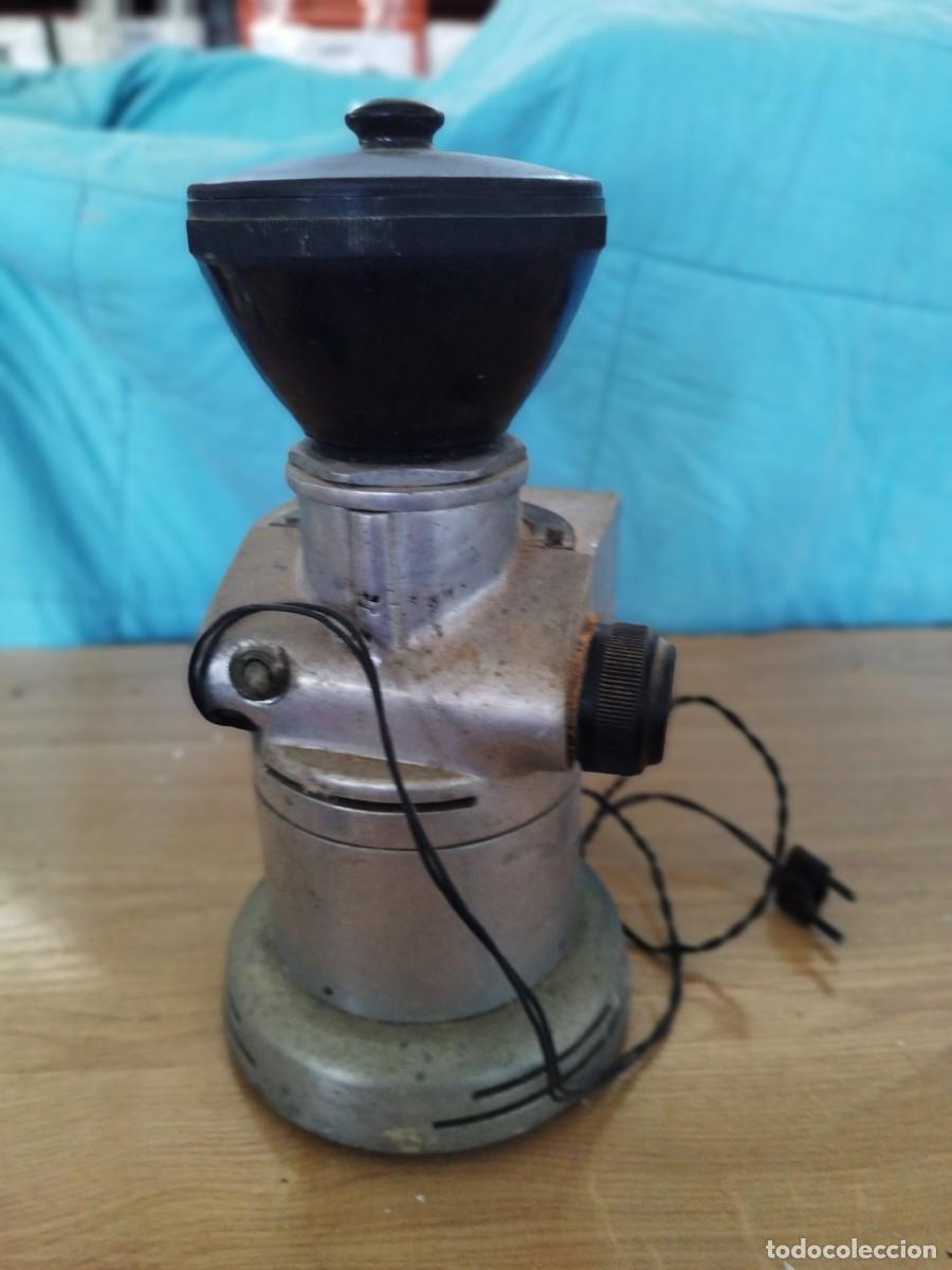 Antig&uuml;edades: MOLINILLO DE CAF&Eacute; ELECTRICO / 27 CM / SIN MARCA VISIBLE - Foto 3