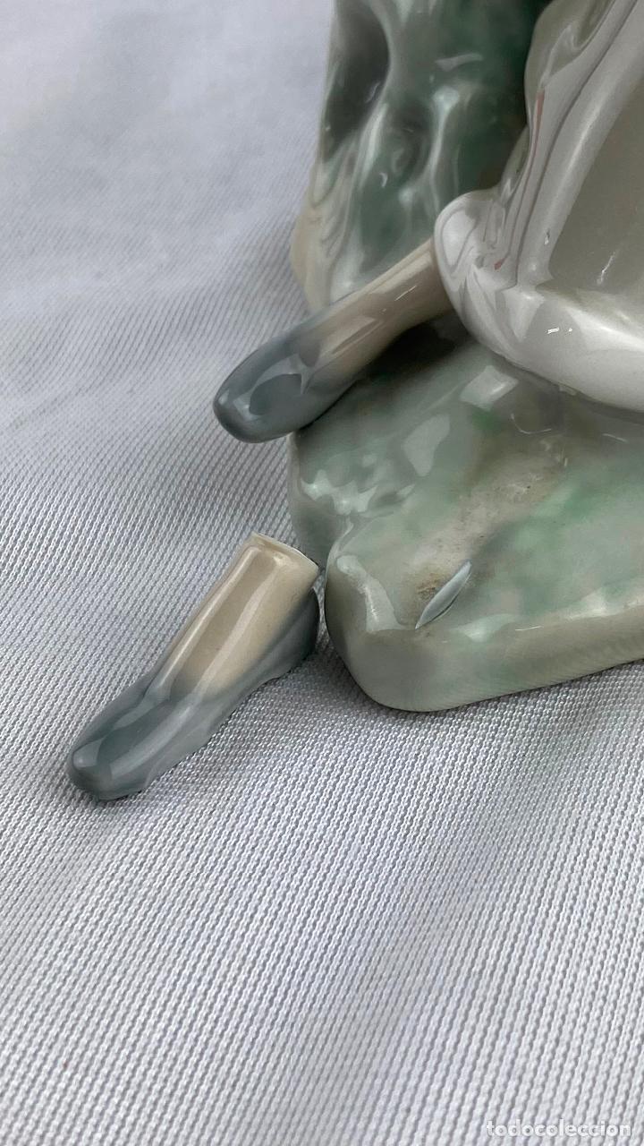 Antig&uuml;edades: Figura de Lladro doncella con palomo - Foto 7
