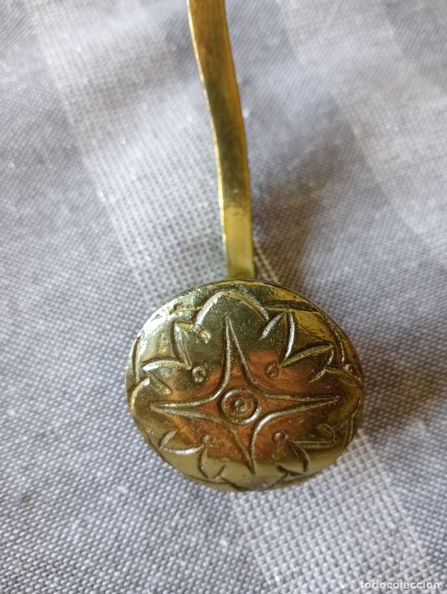 Antig&uuml;edades: Lote de 4 perchas de bronce. - Foto 8