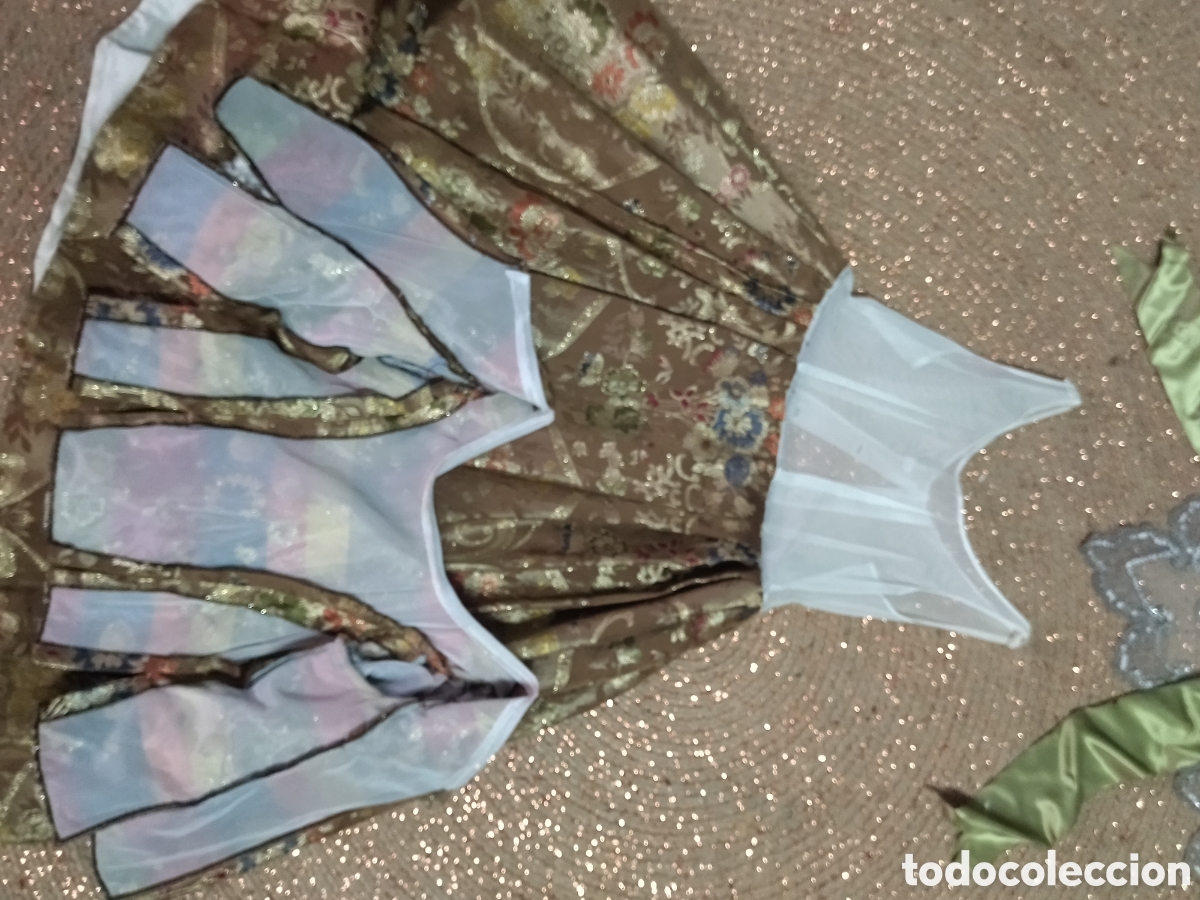 Antig&uuml;edades: Traje de fallera. Sin marca. Pone un n&uacute;mero 4 - Foto 13