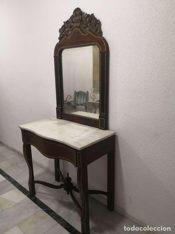 Antig&uuml;edades: Consola con incrustaci&oacute;n dorada y espejo - Foto 17