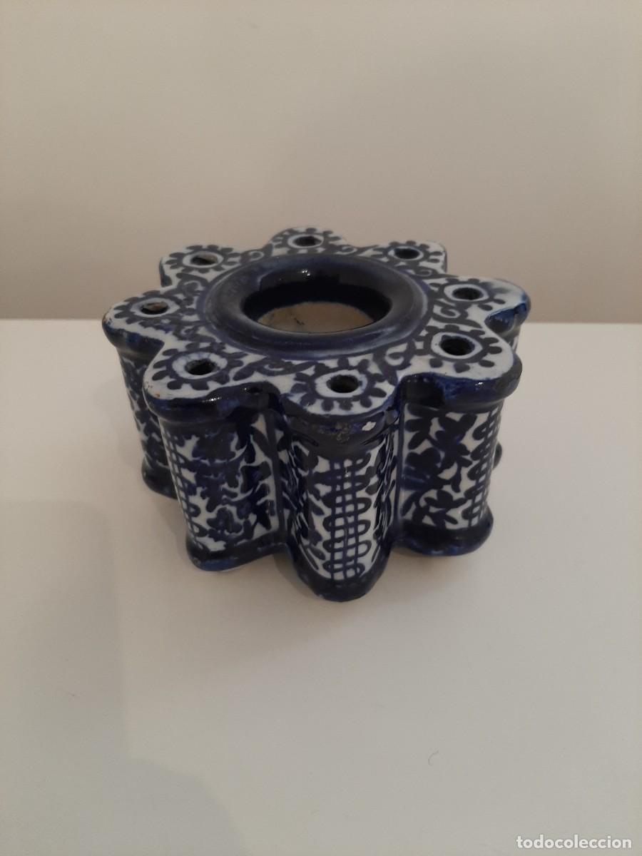 Antig&uuml;edades: TINTERO DE PORCELANA CON DIBUJOS AZULES. - Foto 1