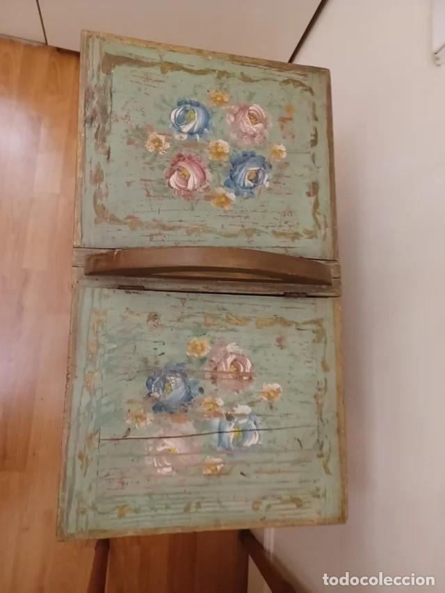 Antig&uuml;edades: Costurero antiguo pintado - Foto 3