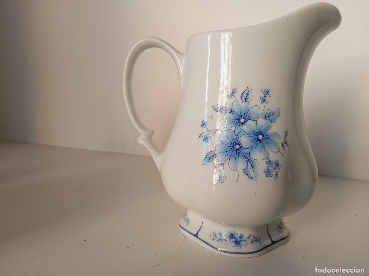 Antig&uuml;edades: Lechera de porcelana, marca Irabia - Foto 1