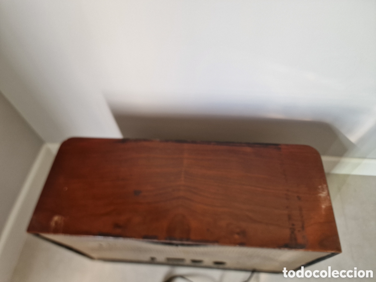 Antig&uuml;edades: Radio antigua con marqueter&iacute;a Philips - Foto 2