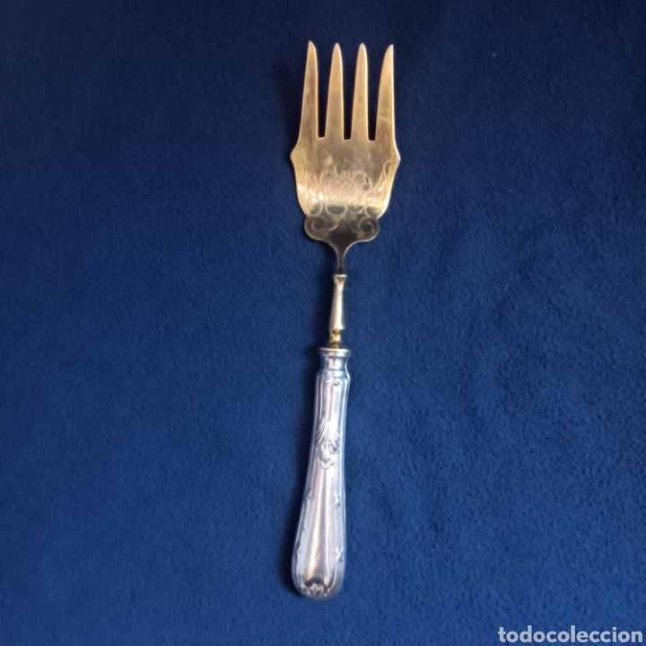 Antig&uuml;edades: Conjunto de cubiertos de servir de plata y ba&ntilde;o oro - Foto 5