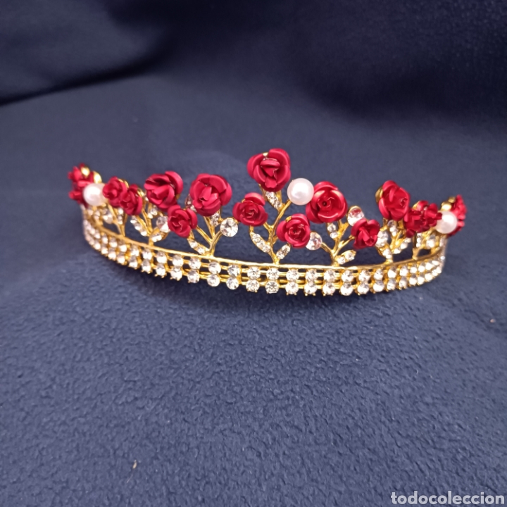 Antiquit&auml;ten: Corona dorada con perlas, rosas y piedra