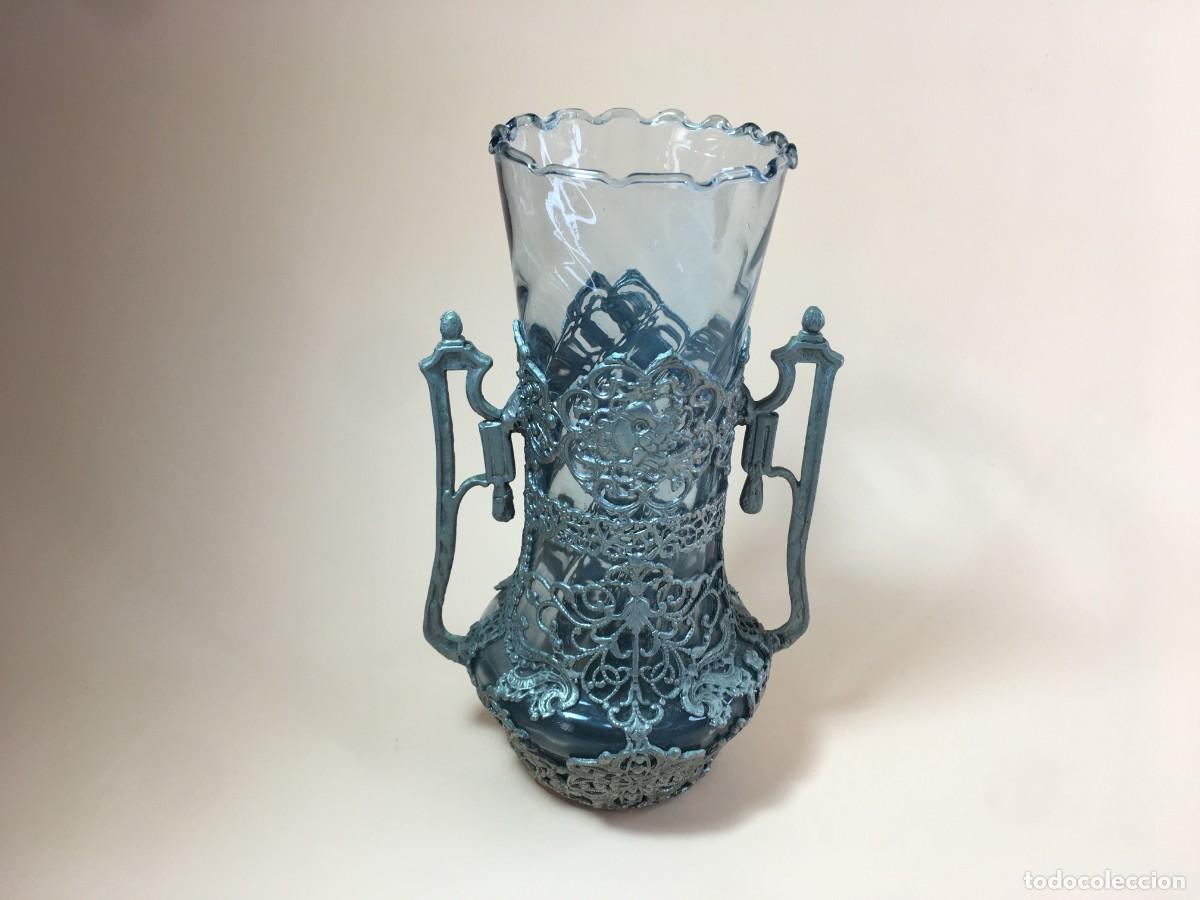 Antig&uuml;edades: ANTIGUO JARRON DE CRISTAL Y METAL - Foto 1