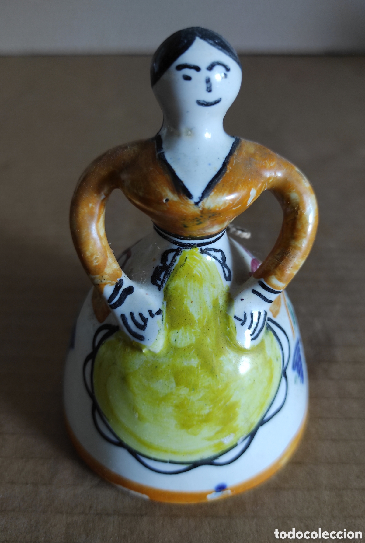 Antig&uuml;edades: CAMPANA DE CER&Aacute;MICA CON FORMA DE MUJER - Foto 1