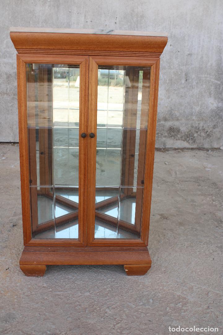 Antig&uuml;edades: vitrina rinconera - Foto 6