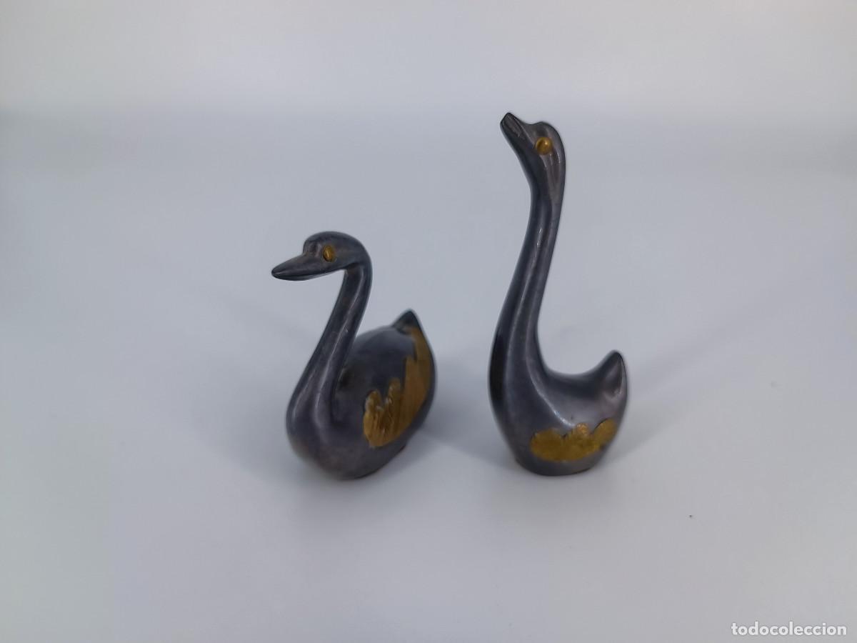 Antig&uuml;edades: Pareja de cisnes de esta&ntilde;o y lat&oacute;n - Foto 2