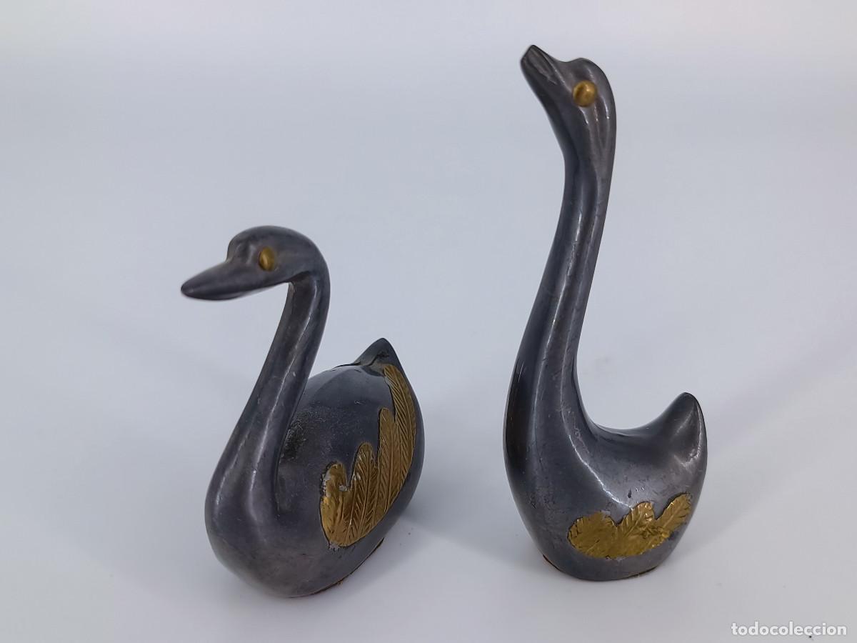 Antig&uuml;edades: Pareja de cisnes de esta&ntilde;o y lat&oacute;n - Foto 4