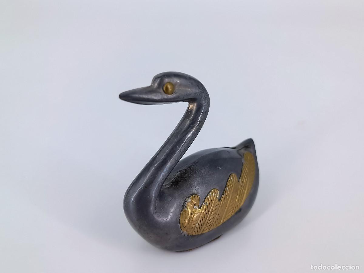 Antig&uuml;edades: Pareja de cisnes de esta&ntilde;o y lat&oacute;n - Foto 5