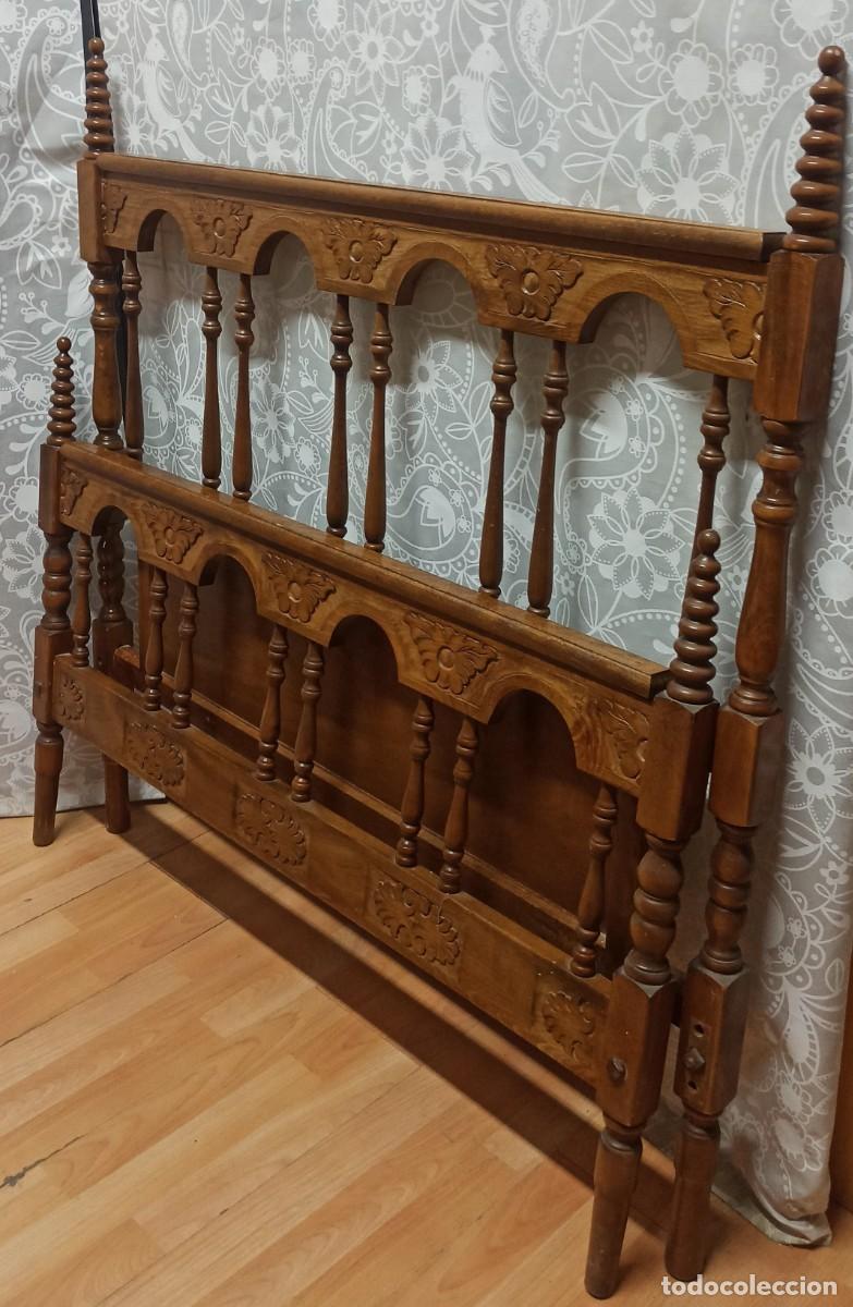 Antig&uuml;edades: Cabecero y piecero madera castellano - Foto 3