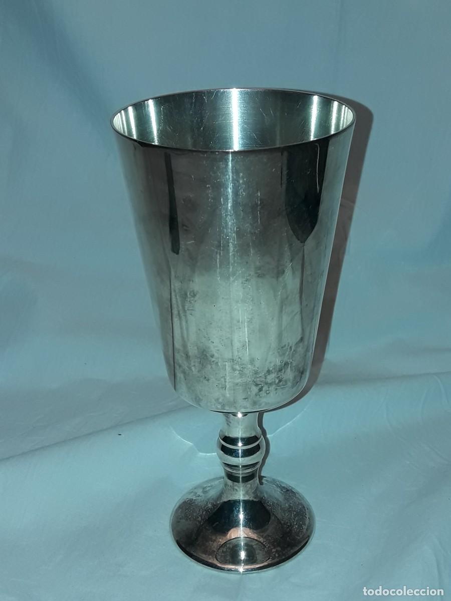 Antig&uuml;edades: Bella copa o c&aacute;liz con ba&ntilde;o de plata - Foto 1