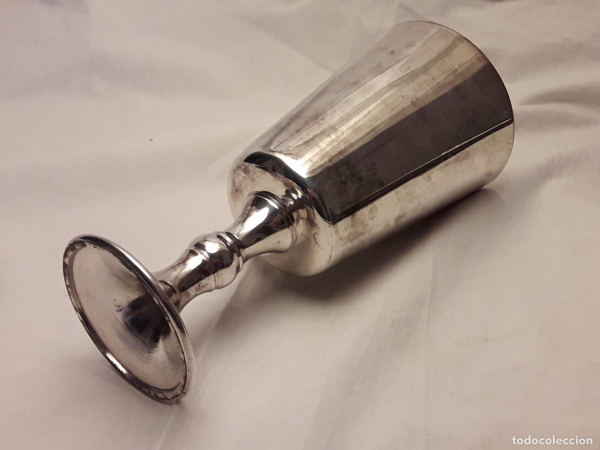 Antig&uuml;edades: Bella copa o c&aacute;liz con ba&ntilde;o de plata - Foto 5