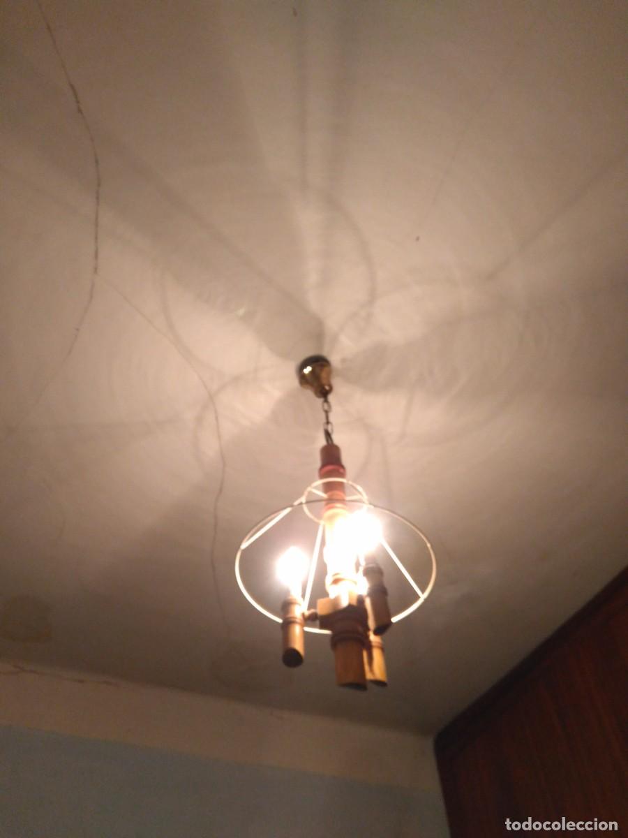 Antig&uuml;edades: LAMPARA DE TECHO ANTIGUA DE MADERA - Foto 2