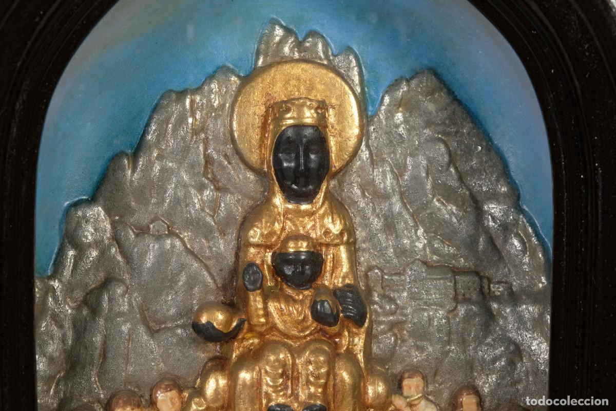 Antig&uuml;edades: Urna en madera con relieve de La Moreneta en yeso - Foto 3