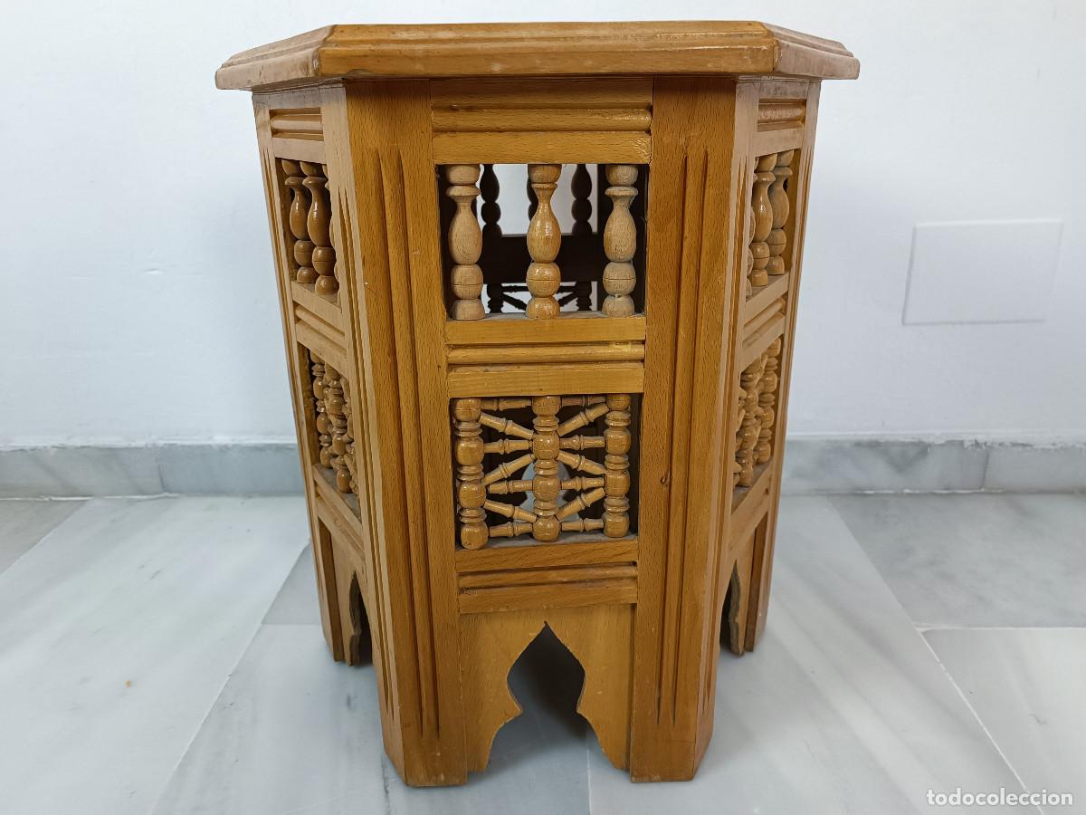 Antig&uuml;edades: Mesa auxiliar &aacute;rabe octogonal madera y cristal - Foto 3