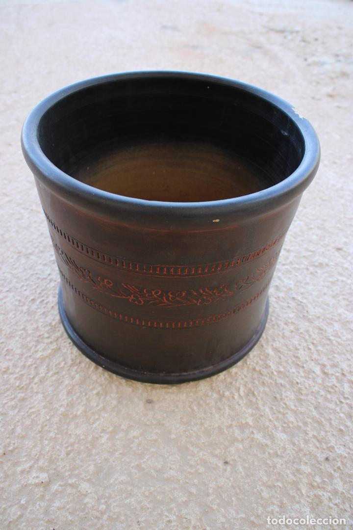 Antig&uuml;edades: macetero de ceramica - Foto 3