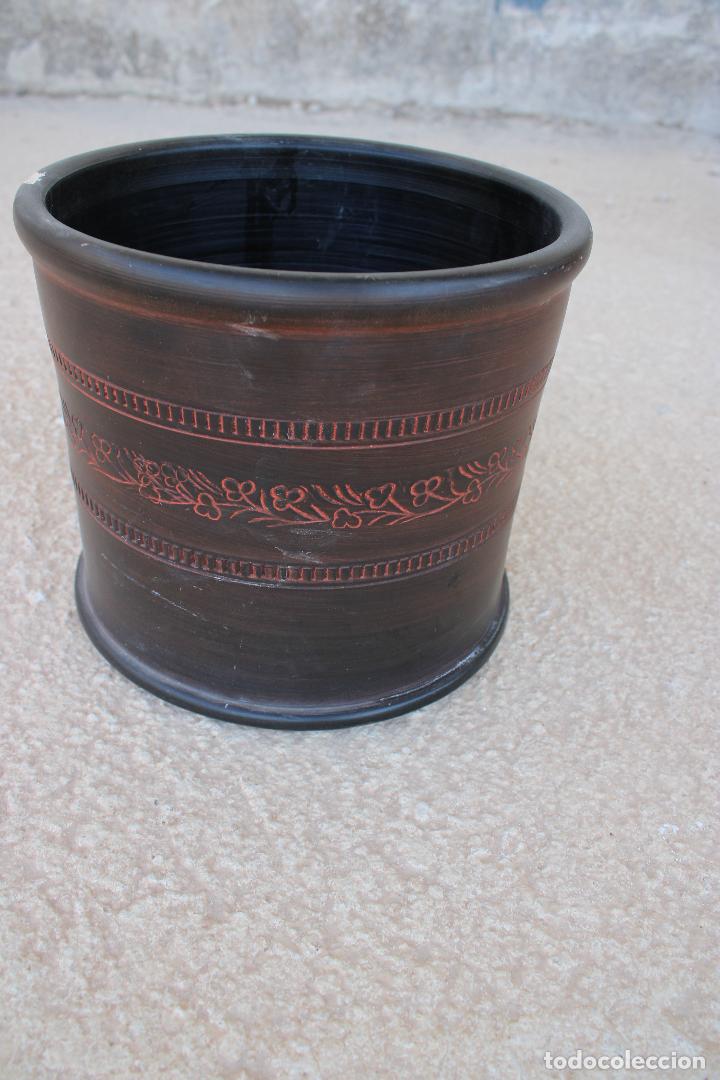 Antig&uuml;edades: macetero de ceramica - Foto 1