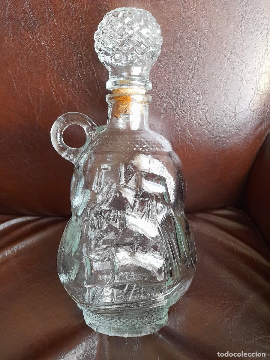 Antig&uuml;edades: Botella de cristal con barco en relieve - Foto 3