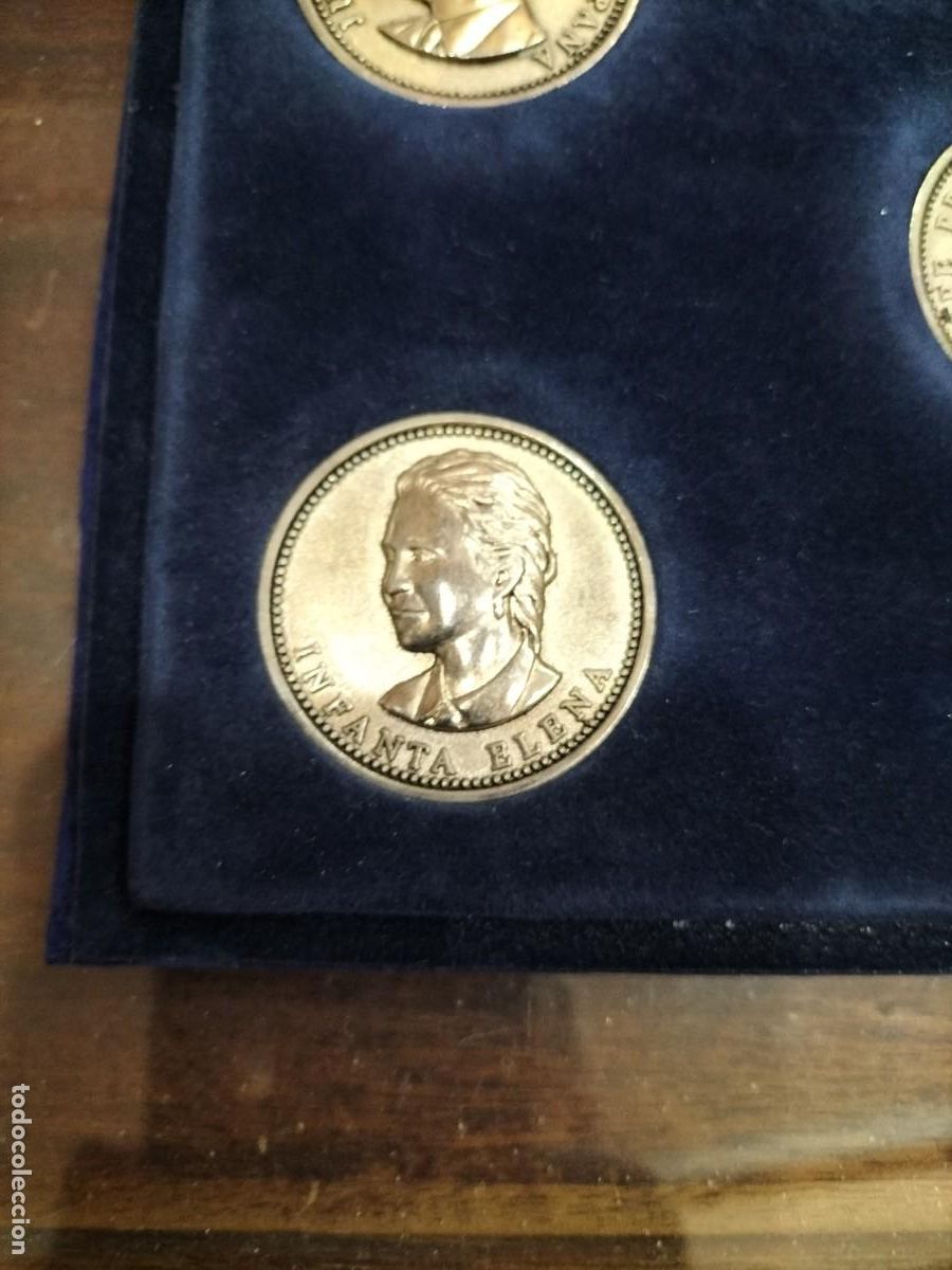 Antig&uuml;edades: Medalla de los reyes de Espa&ntilde;a - Foto 9