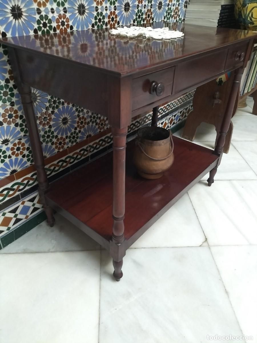 Antig&uuml;edades: Mesa de caoba con 2 cajones - Foto 3