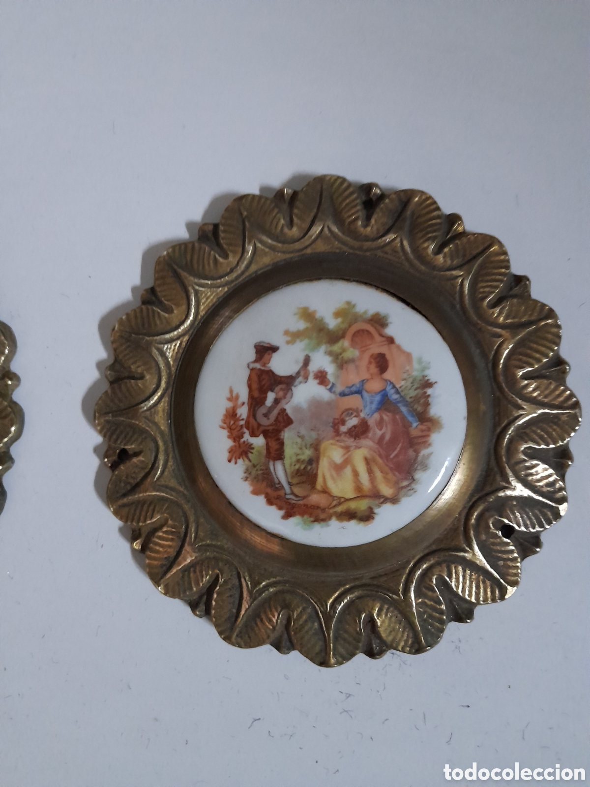 Antig&uuml;edades: Rosetones de bronce y ceramica estilo limoges - Foto 2