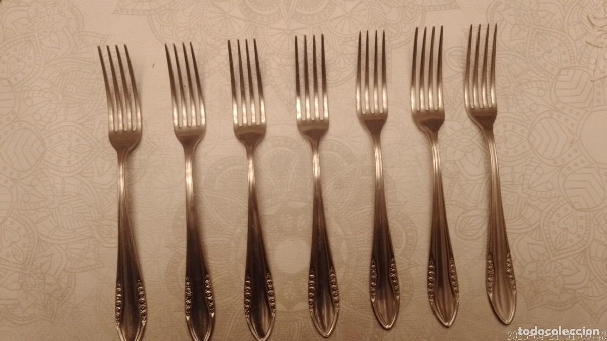 Antig&uuml;edades: 4 Tenedores de acero inoxidable