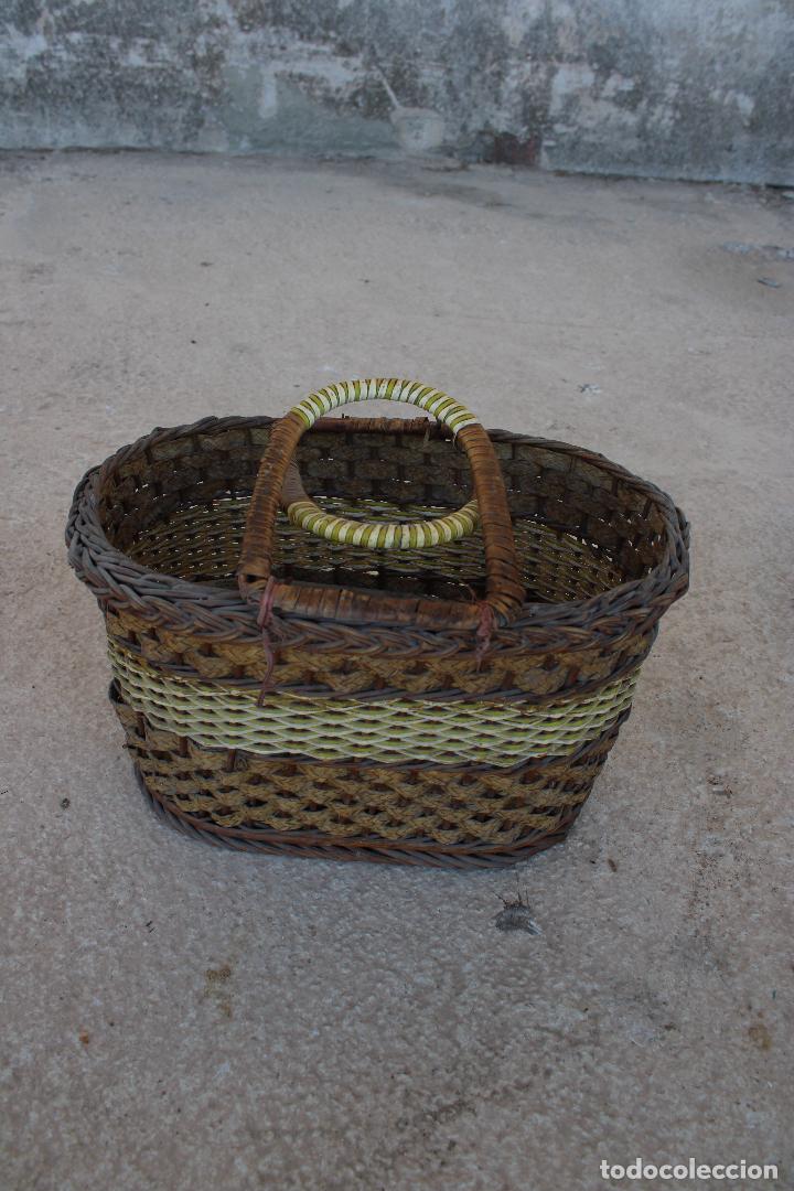 Antig&uuml;edades: cesta de mimbre - Foto 2