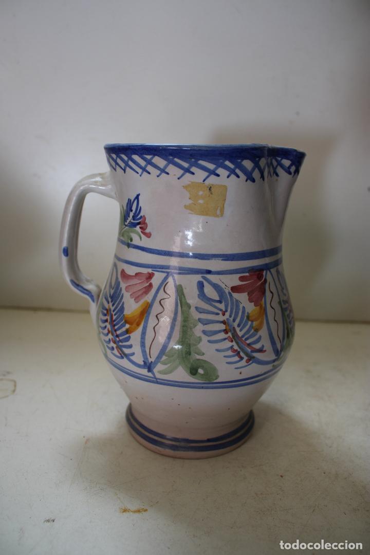 Antig&uuml;edades: jarra azul de ceramica - Foto 2