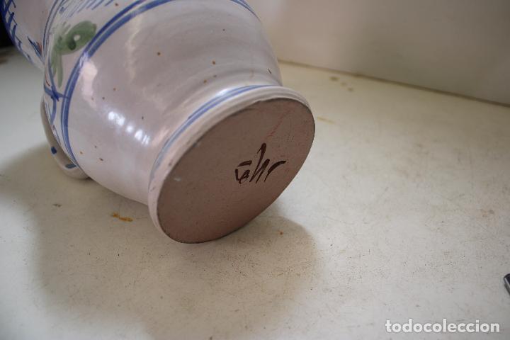 Antig&uuml;edades: jarra azul de ceramica - Foto 3