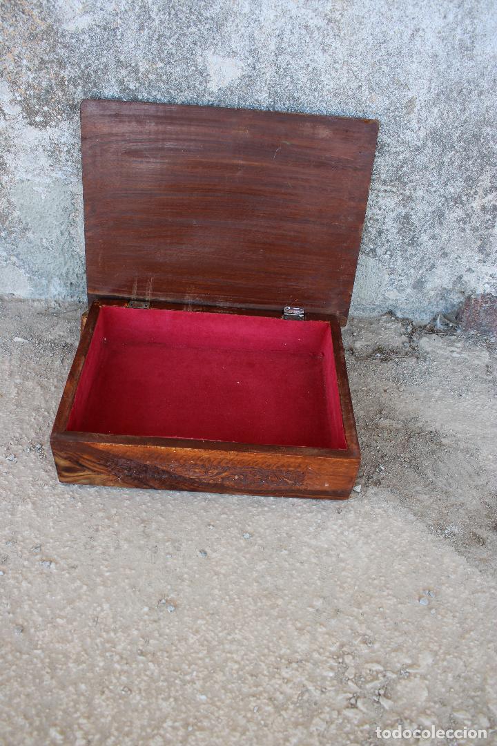Antig&uuml;edades: caja de madera - Foto 4