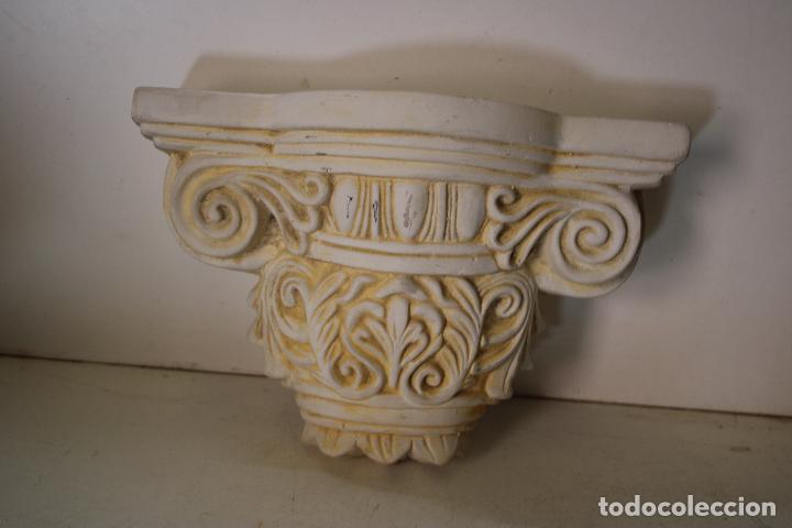 Antig&uuml;edades: mensula de ceramica - Foto 2