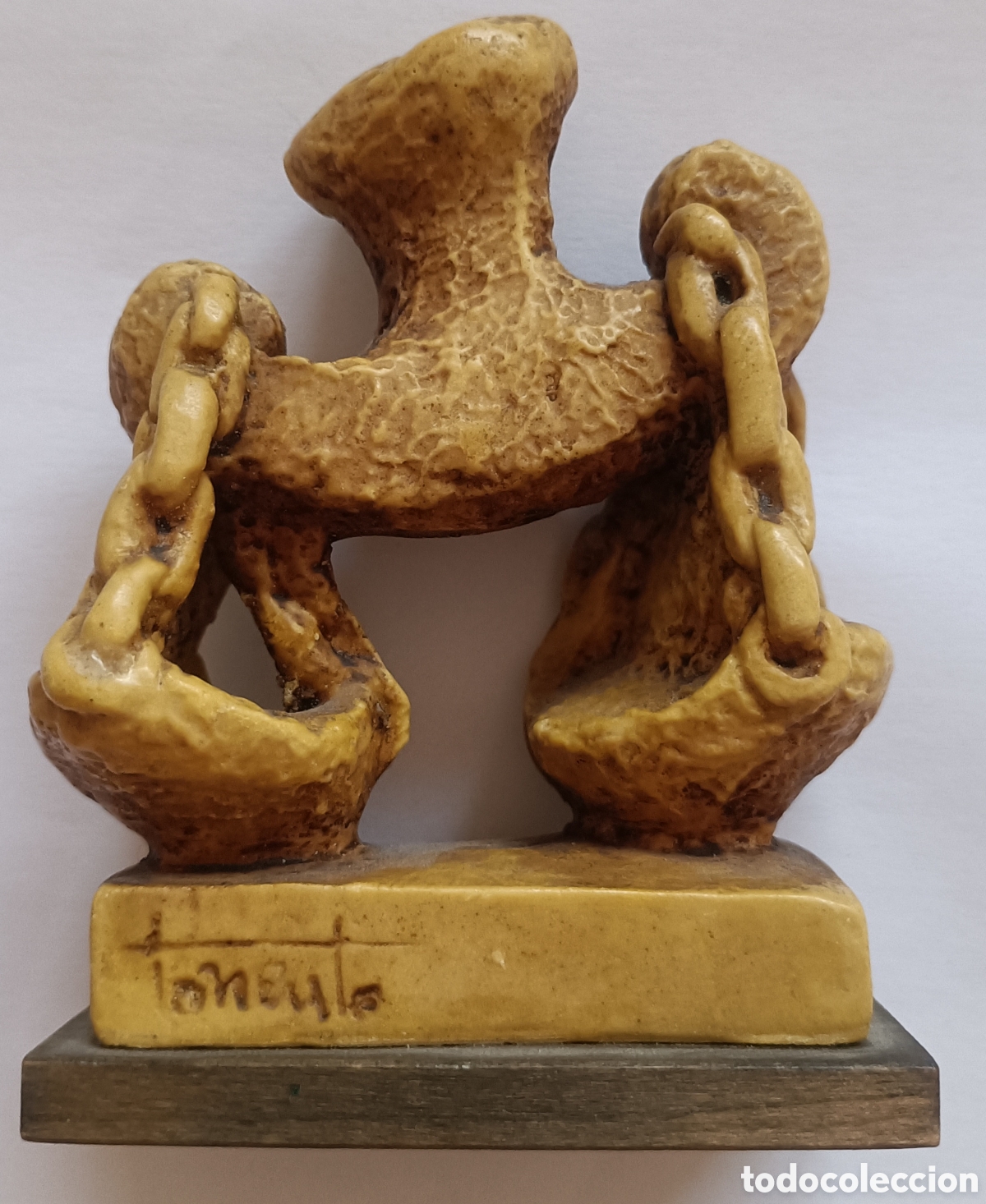 Antig&uuml;edades: Figura del signo libra en barro - Foto 2