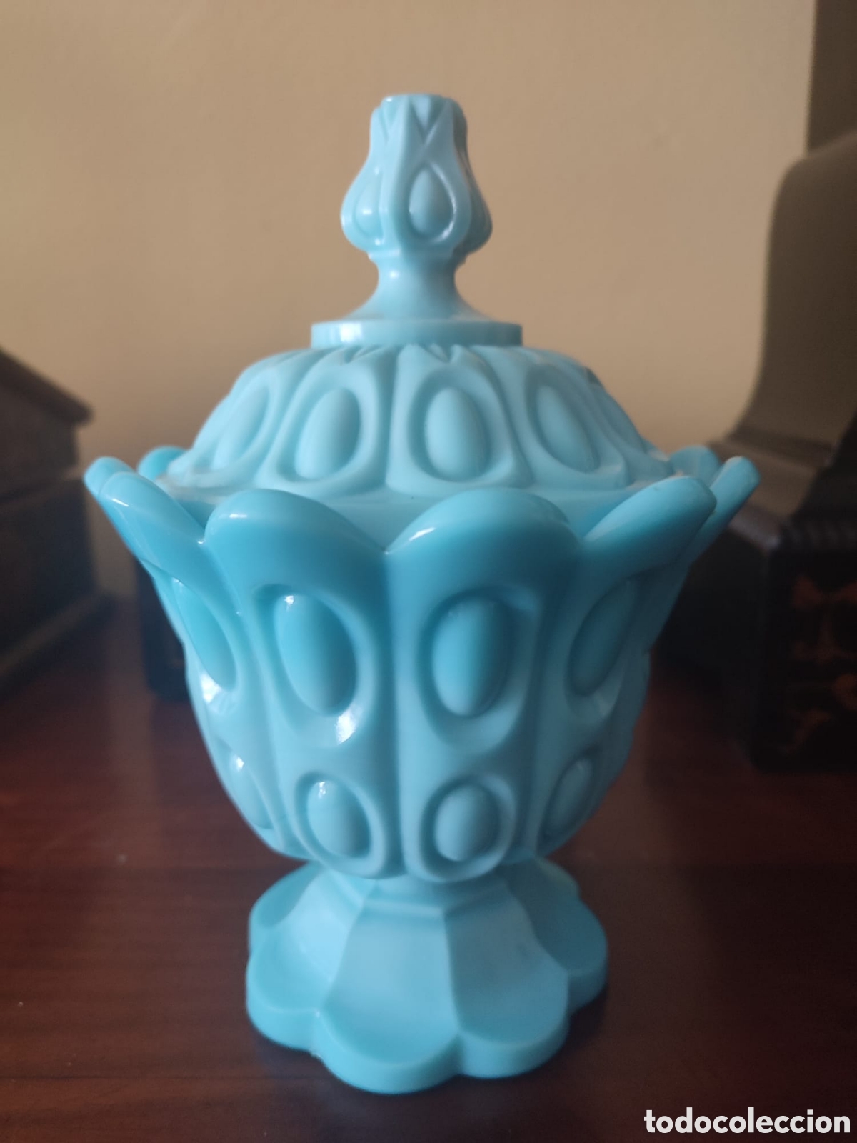 Antig&uuml;edades: Bombonera de opalina azul. - Foto 1