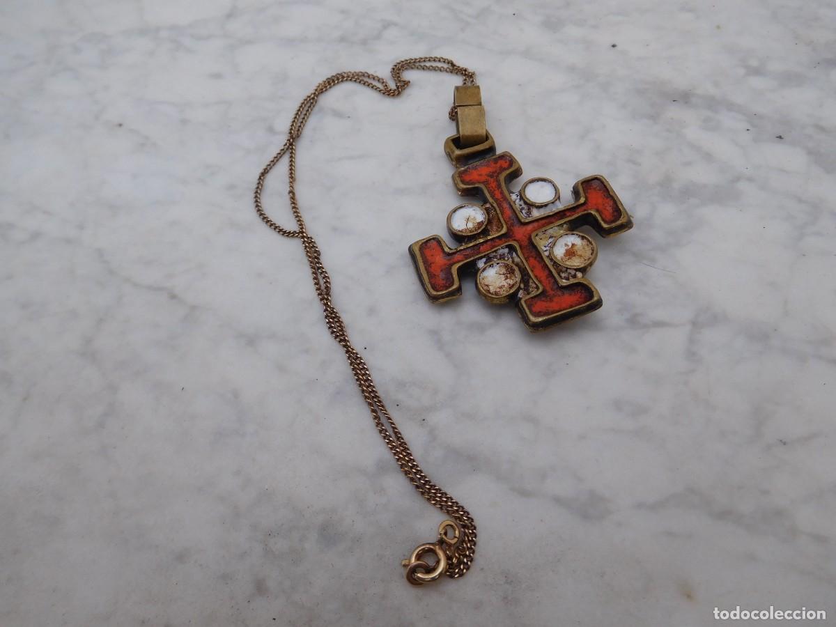 Antig&uuml;edades: Cruz de bronce y esmalte a&ntilde;os 60 - Foto 5