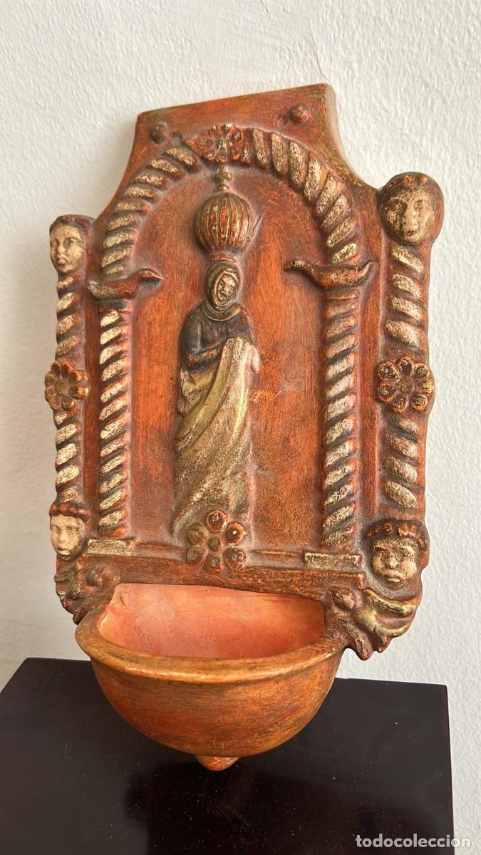 Antig&uuml;edades: PILA BENDITERA DE ESCAYOLA PINTADA DE 30 X 18 CMS. - Foto 1
