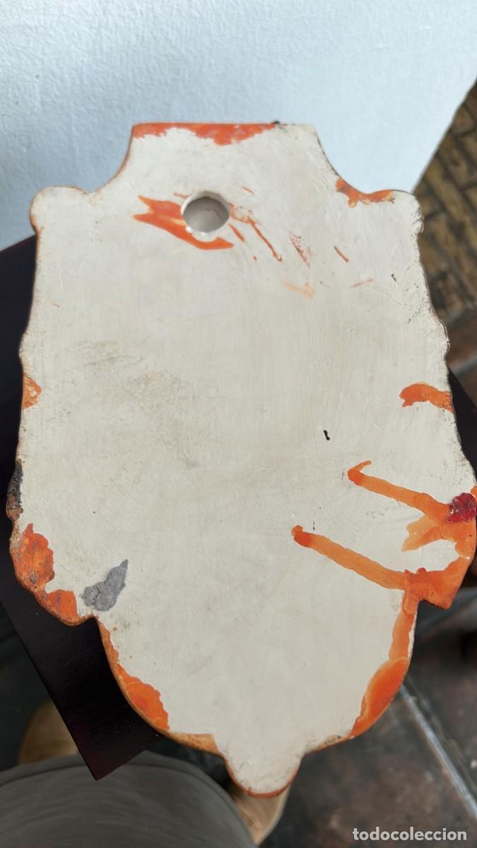 Antig&uuml;edades: PILA BENDITERA DE ESCAYOLA PINTADA DE 30 X 18 CMS. - Foto 4