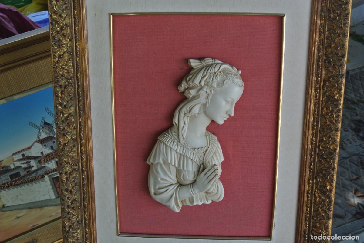 Antig&uuml;edades: CUADRO CON IMAGEN RELIGIOSA EN RELIEVE - Foto 1