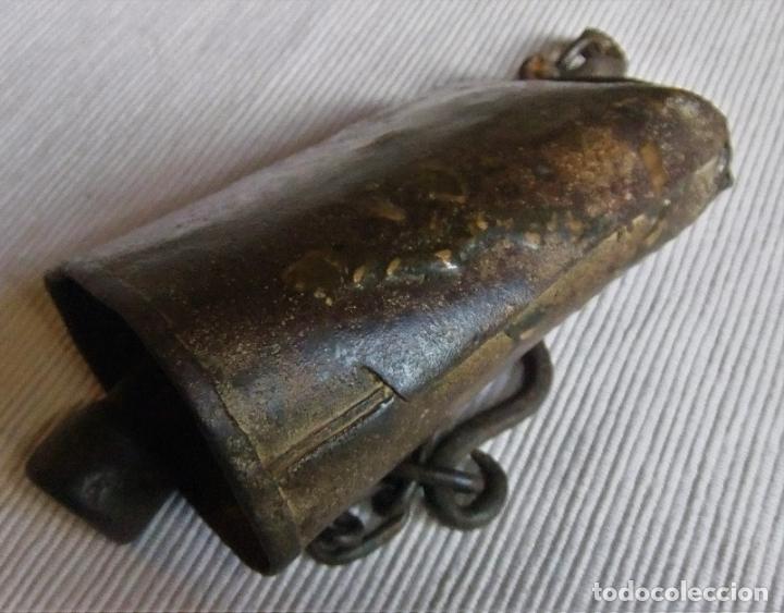 Antig&uuml;edades: ANTIGUO CENCERRO CON CADENA DE HIERRO - Foto 8