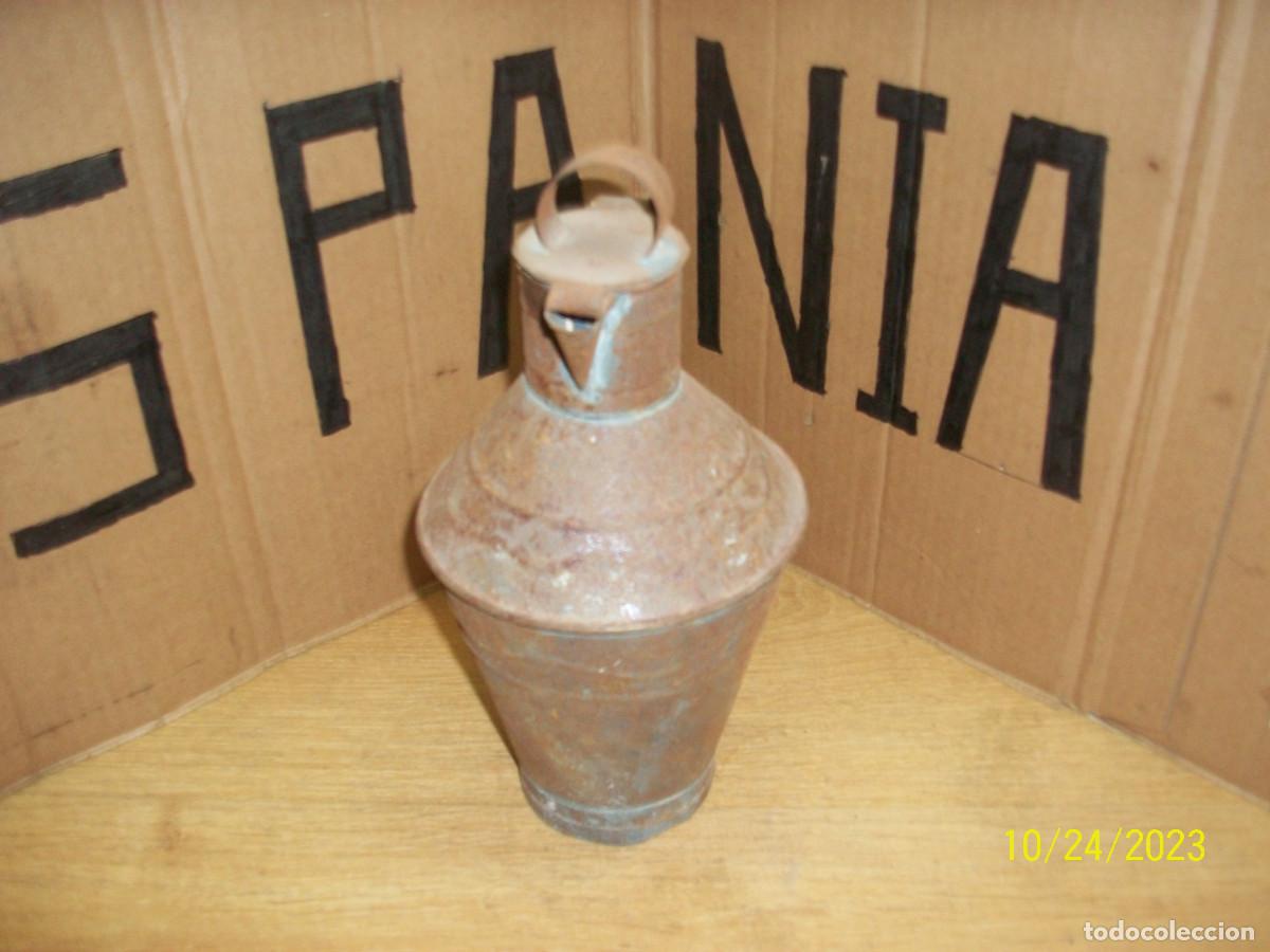 Antig&uuml;edades: ANTIGUA ACEITERA DE HOJALATA - Foto 2