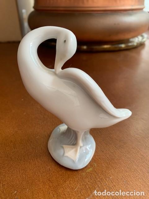 Antig&uuml;edades: Lladr&oacute;, cisne - Foto 2