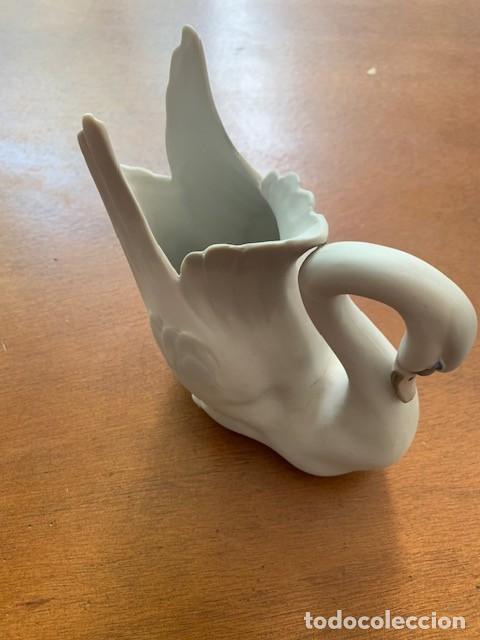 Antig&uuml;edades: Cisne a&ntilde;os 60 - Foto 2