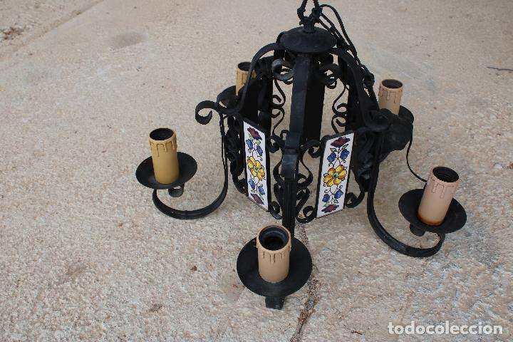 Antig&uuml;edades: lampara de techo de forja con azulejos - Foto 4